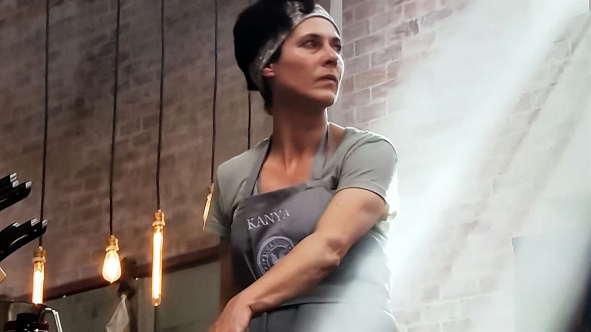 Kanya Hunt in the Koekedoor Kitchen apron