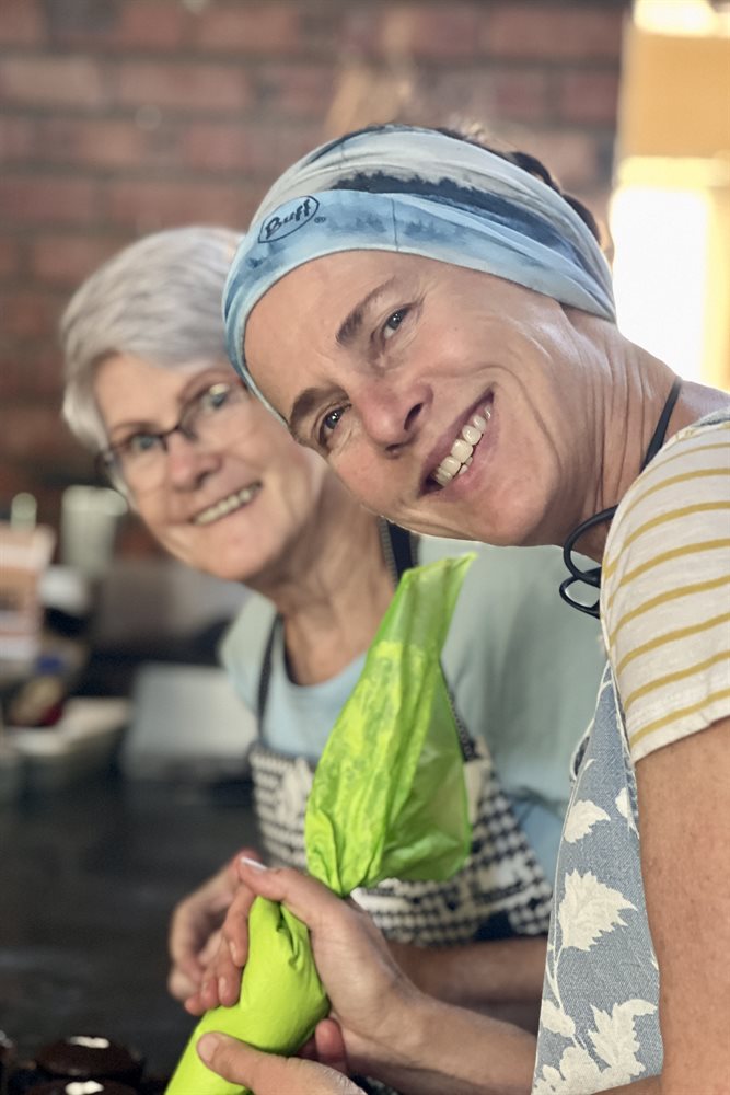 Kanya Hunt with her mother — where the love of baking began